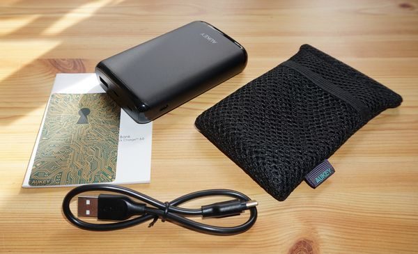 AUKEY PB-Y22 Powerbank 10000mAh Lieferumfang