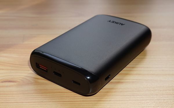 AUKEY PB-Y22 Powerbank mit vorderen Anschlüssen