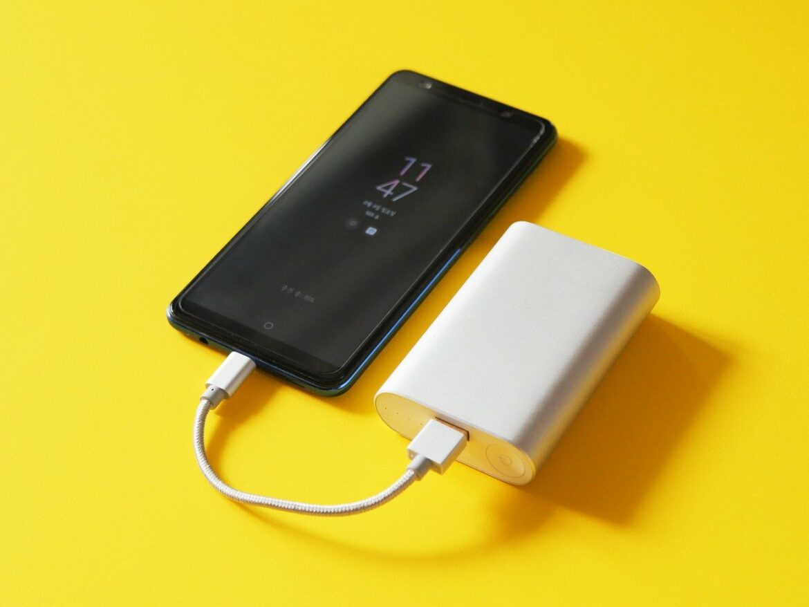 Powerbank gleichzeitig entladen und laden